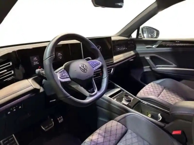 Volkswagen Tiguan 1.5 ehybrid 204ch dsg6 r-line — photo 9