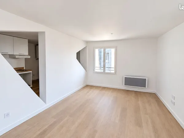 T2 rénové de 51 m² avec ascenseur et box de rangement — Lourdes centre