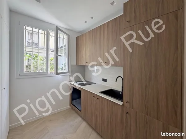 Local commercial 51 m² PARIS