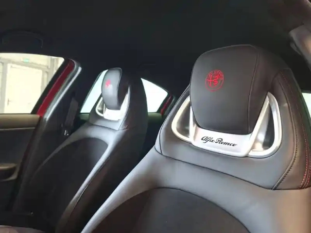 Alfa Romeo Giulietta série 2 1.4 tb multiair 170 ch s&amp;s tct — photo 8