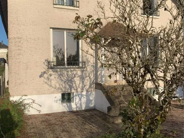 Maison 6 pièces 134 m2 terrain 1781 m2
