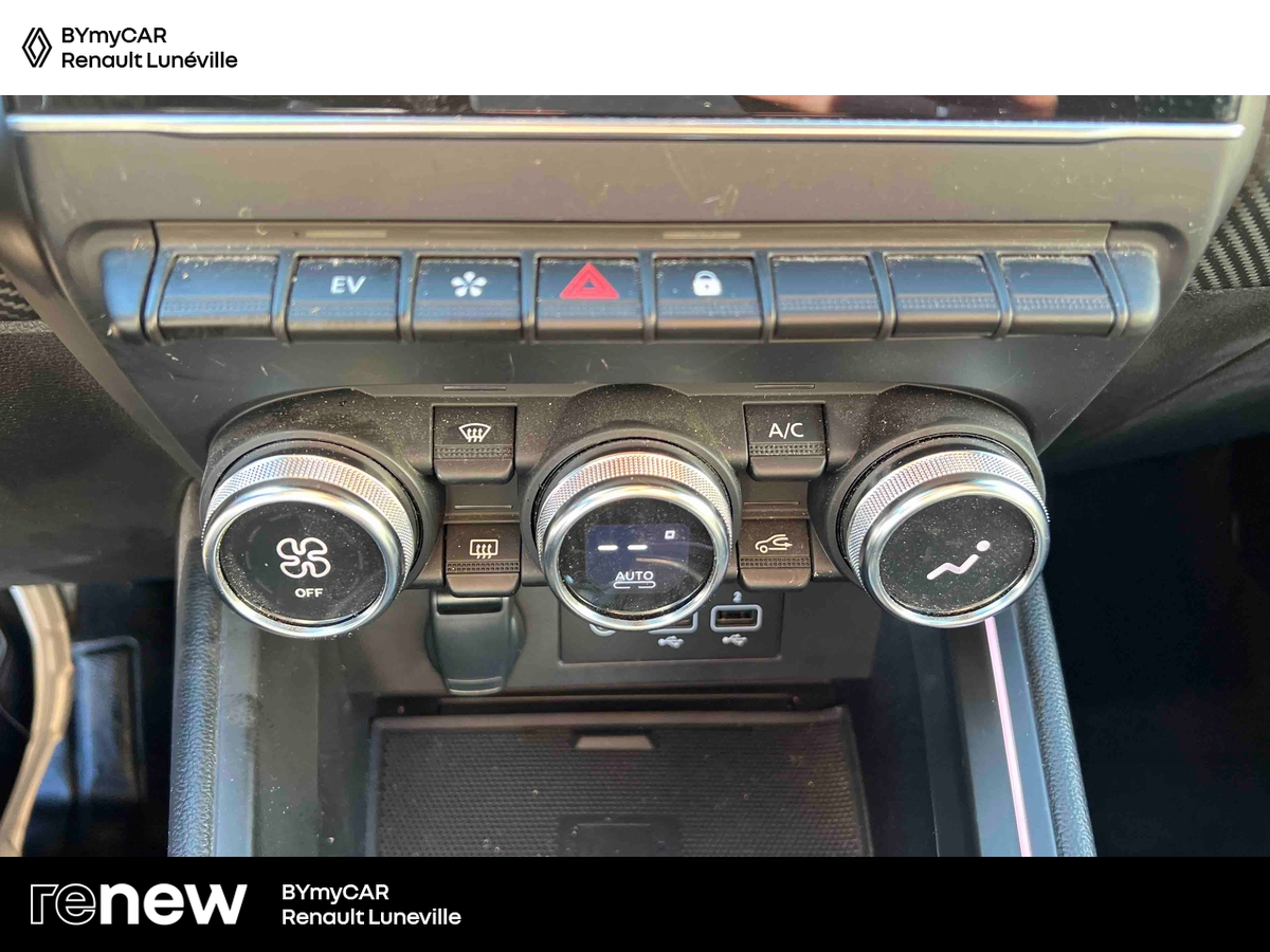 Renault Clio E-Tech full hybrid 145 — photo 21