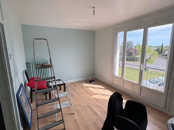 À LOUER - Appartement T3 de 60 m² à Descartes