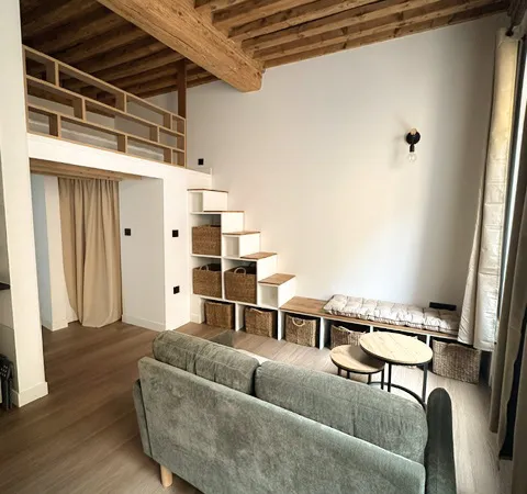 Loue beau studio meublé 26m2 avec mezzanine, entièrement rénové en 2026, Saint Georges - Lyon 5ème