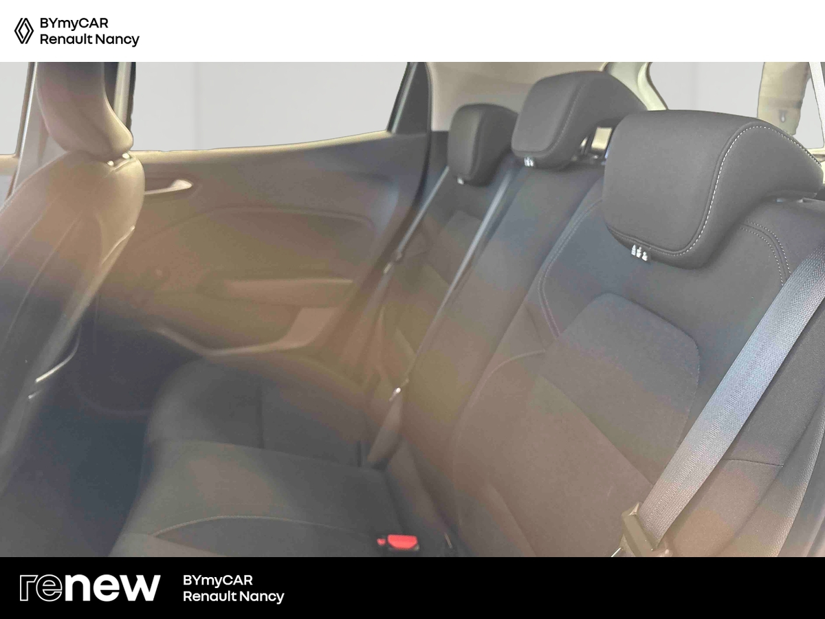 Renault Clio TCe 90 — photo 12