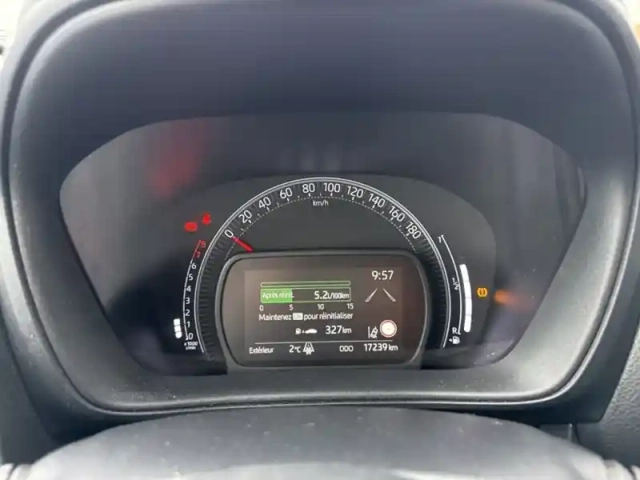 Toyota Aygo 1.0 vvt-i 72 dynamic — photo 21