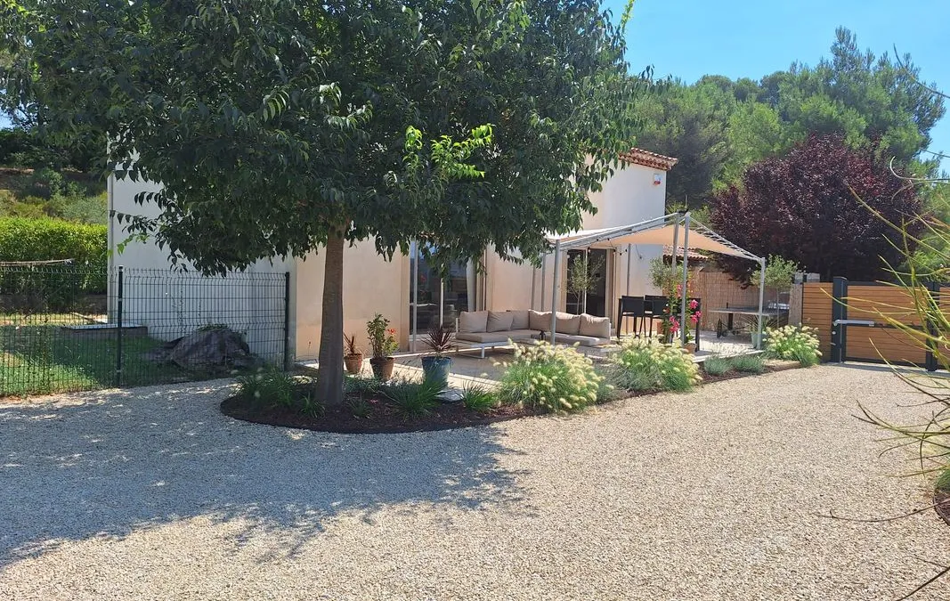 Photo 3