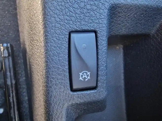 Dacia Sandero stepway blue dci 95 — photo 20