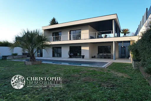 Maison 7 pièces 190 m²