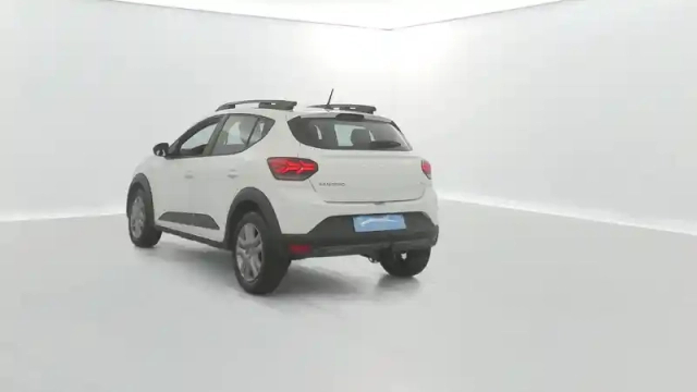 Dacia Sandero eco-g 100 — photo 13