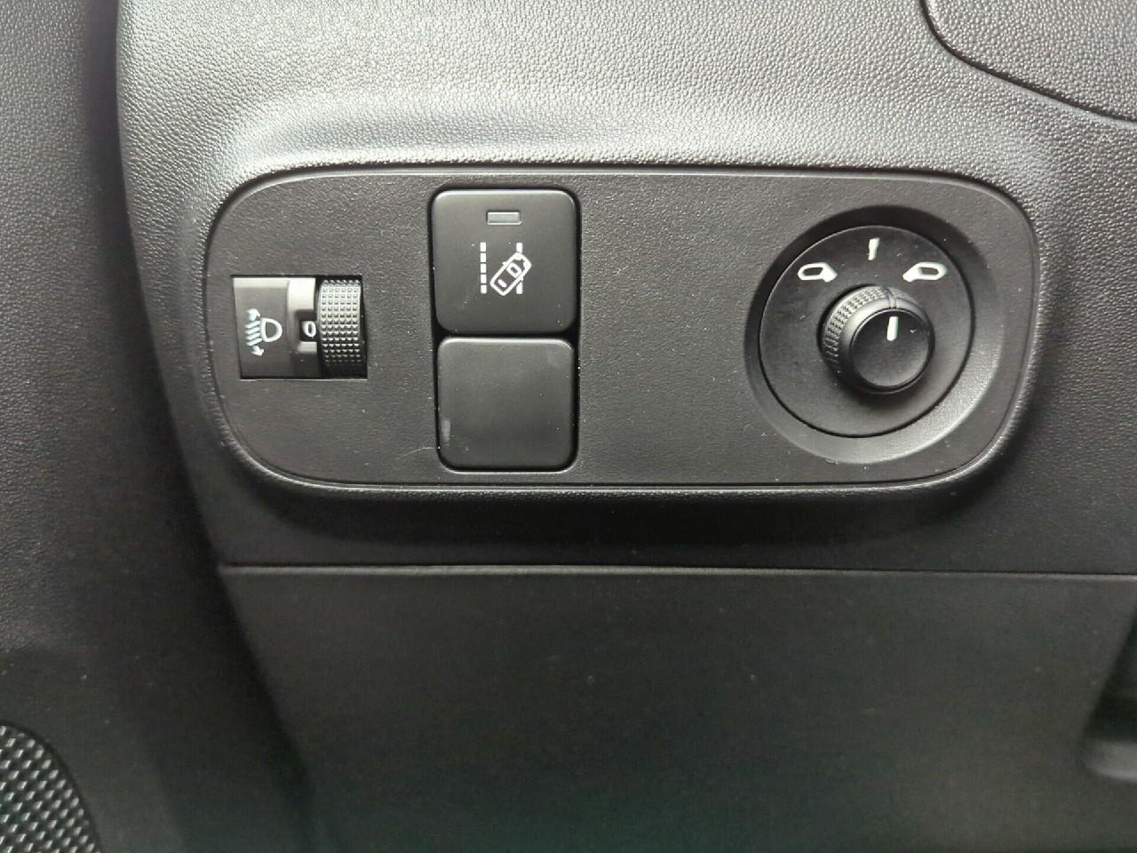 Citroën C3 puretech 83 ch bvm5 you — photo 21