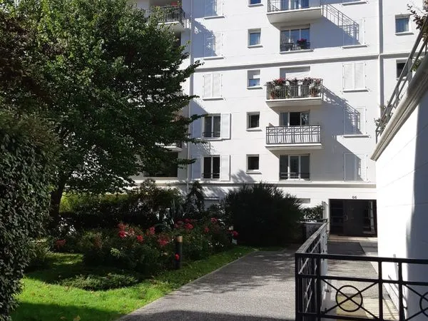 2 pièces meublé calme et lumineux avec parking