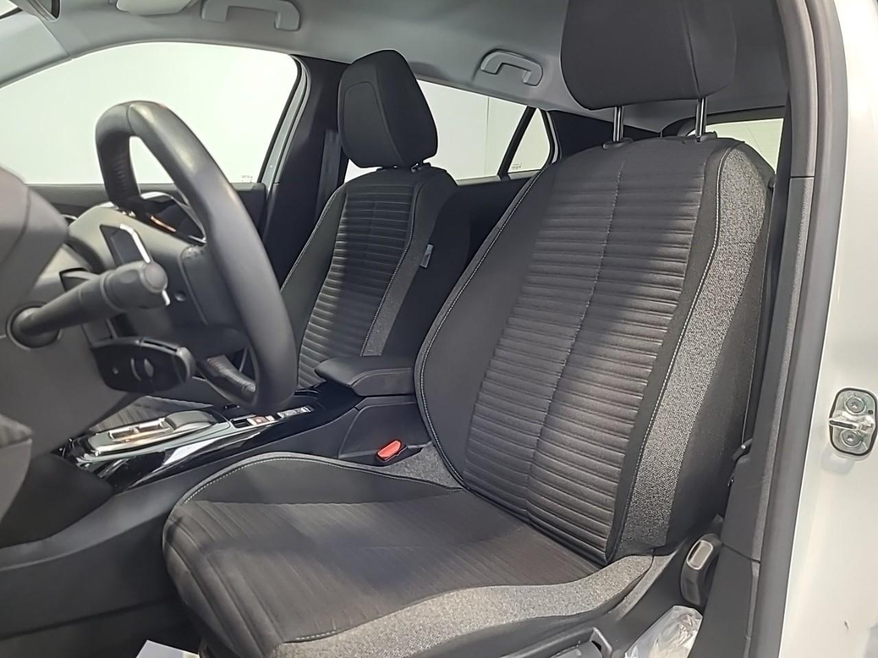 Peugeot 2008 puretech 130 s&s eat8 style — photo 10