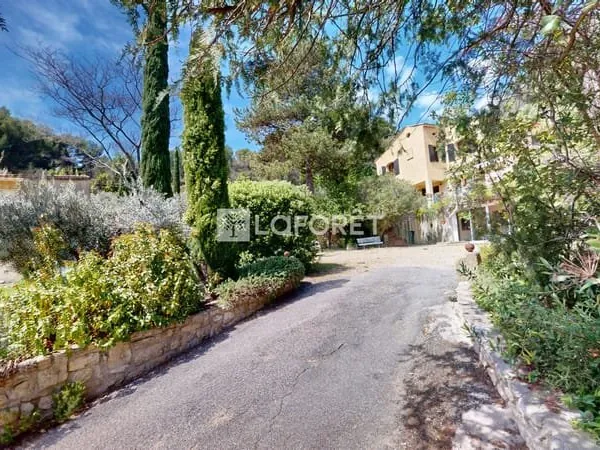 Propriété Val de Cuech Salon De Provence 9 pièce(s) 227 m²