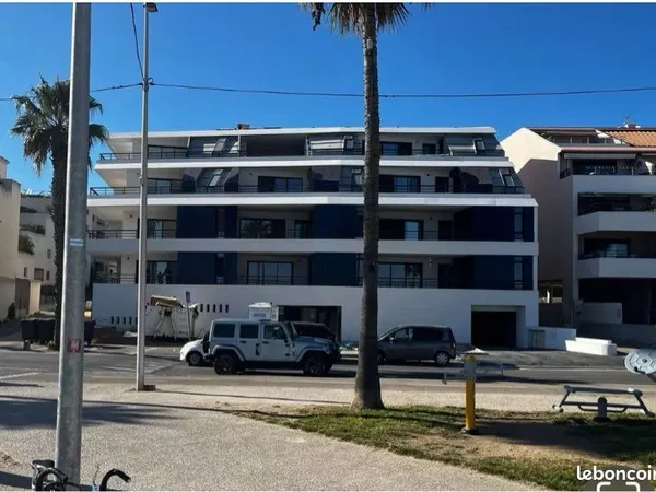 Parking front de mer plage des capucins