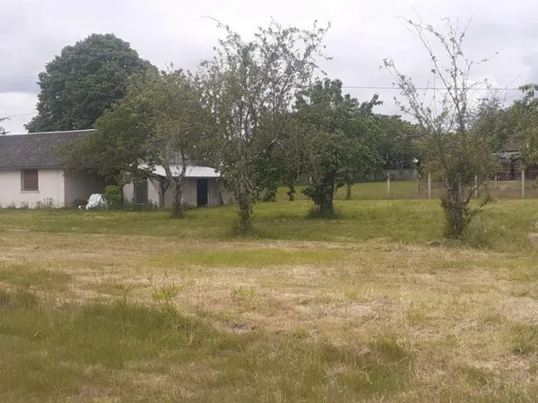 Terrain 1 660 m² Bauge En Anjou