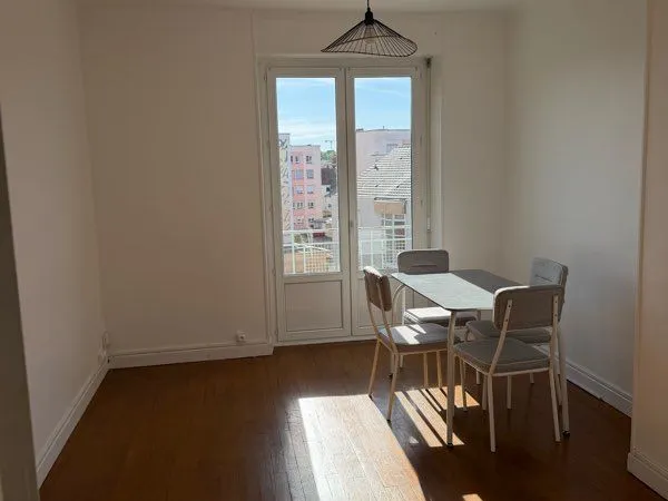 T3 lumineux traversant avec balcon, sans vis-à-vis - Dijon quartier Carnot