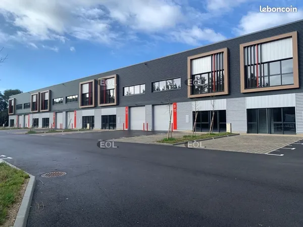 Local d'activité 305 m²