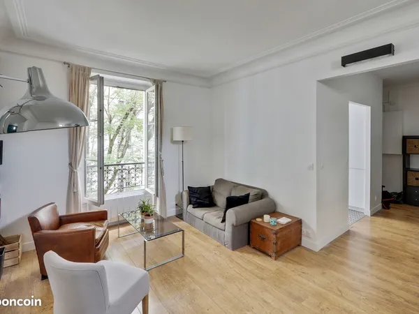 À louer le 1er dec 2026 - T2 meublé 46m² plein centre Levallois sur cour arborée très calme