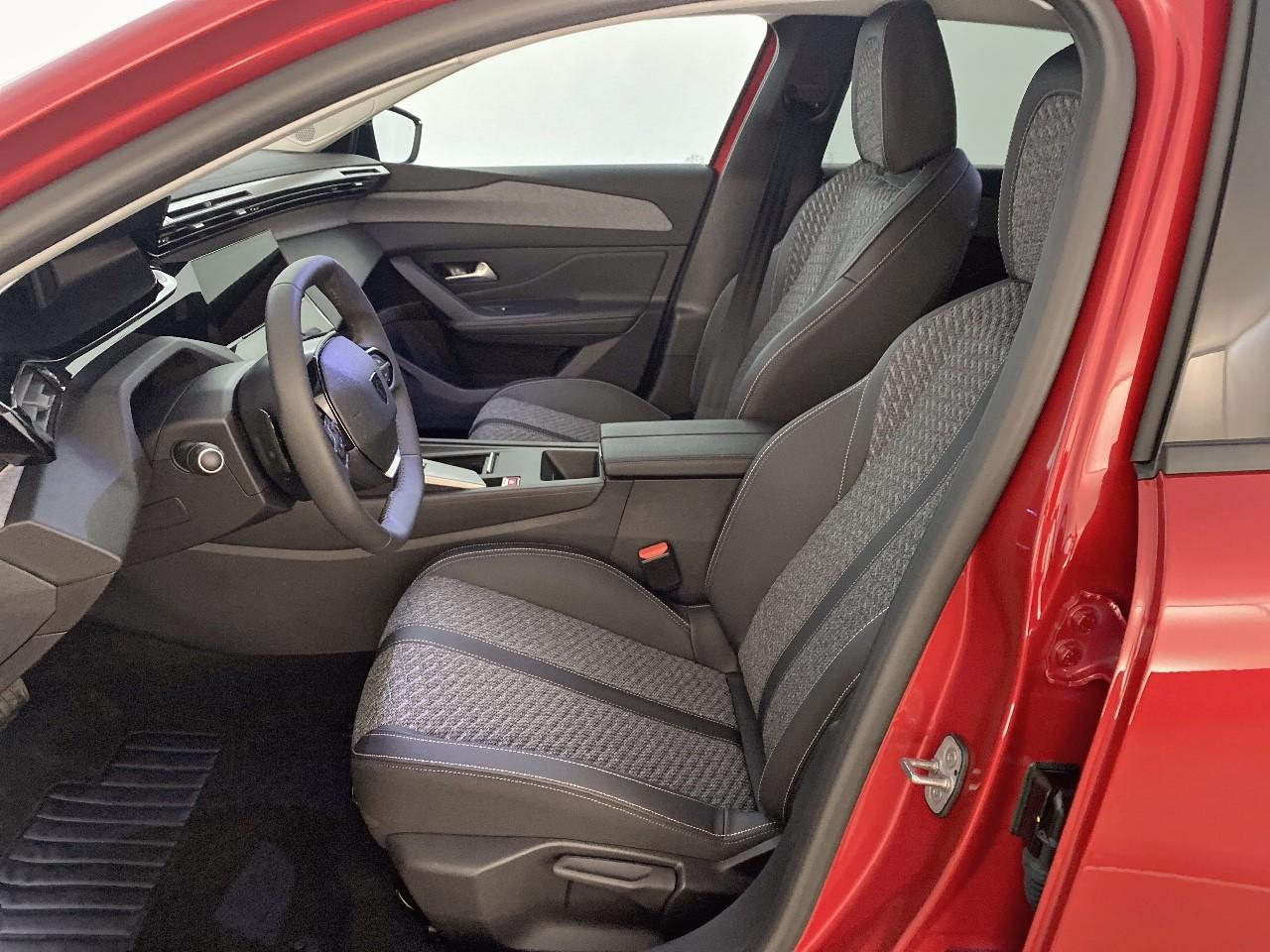 Peugeot 308 hybrid 145 e-dcs6 allure — photo 9