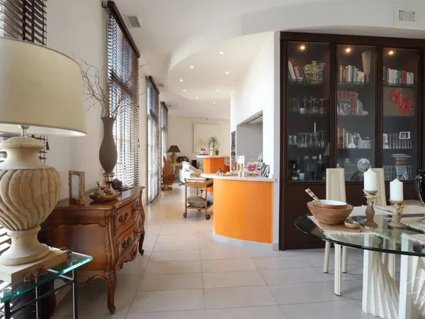 Appartement 4 pièces 163 m²
