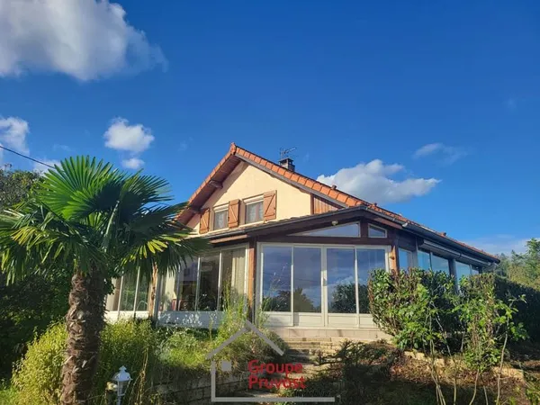 Maison 11 pièces 196 m²