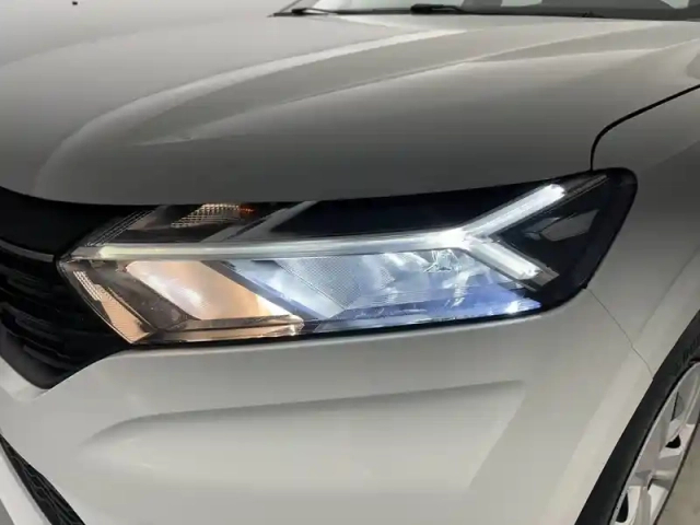 Dacia Sandero sce 65 - 22 — photo 32