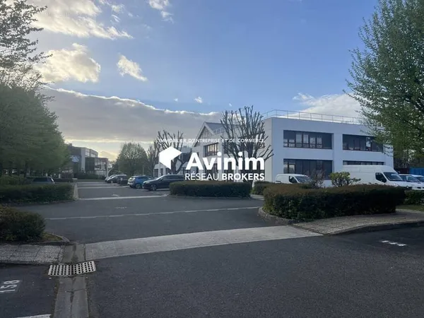 Commerce 341 m²