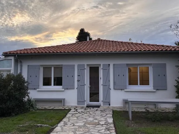 MÉRIGNAC - MAISON FAMILIALE RÉNOVÉE DE 150 M² AVEC JARDIN ET DOUBLE GARAGE