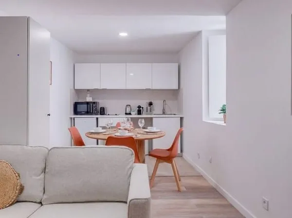T2 meublé rénové tout confort à 2 pas de la Porte Dijeaux d'environ 31,95 m²