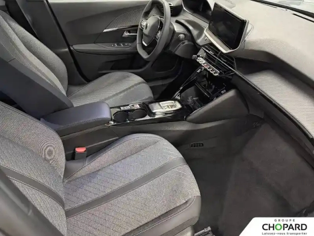 Peugeot 2008 hybrid 145 e-dcs6 — photo 10
