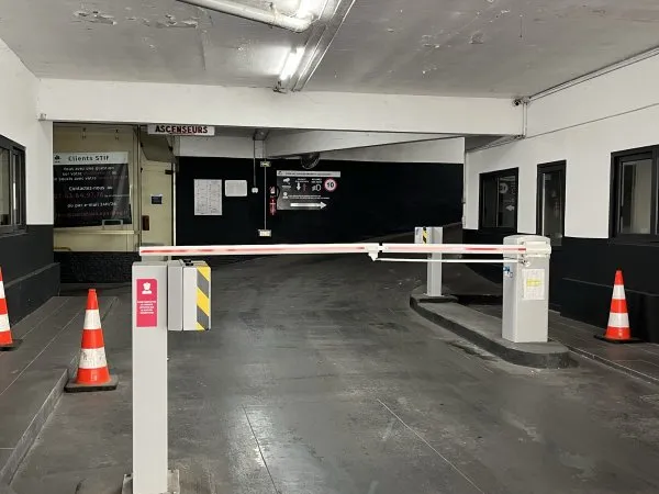 Loue Parking
