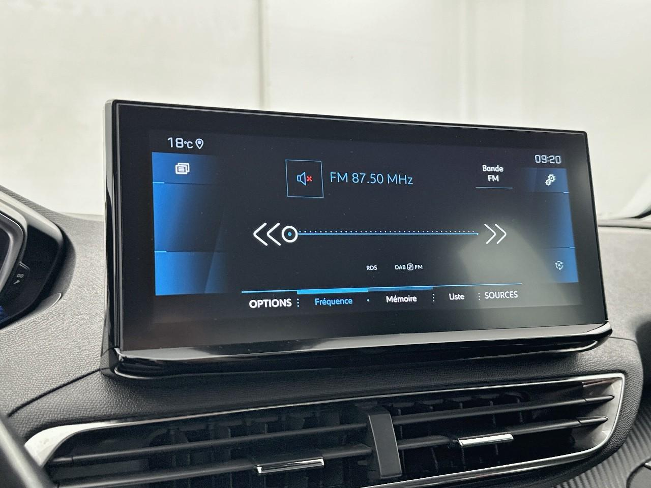 Peugeot 3008 puretech 130ch s&s eat8 active pack — photo 22