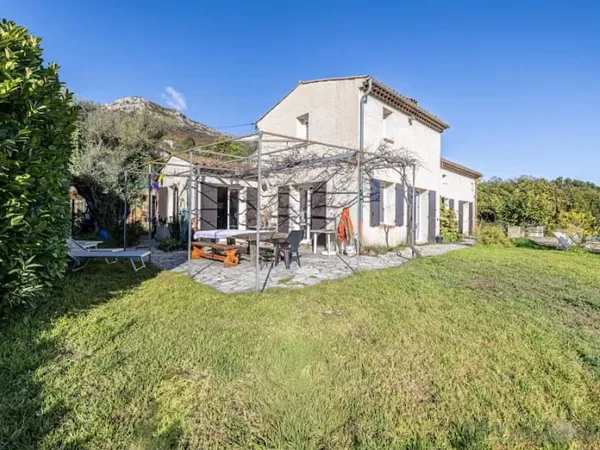 Maison 6 pièces 166 m²