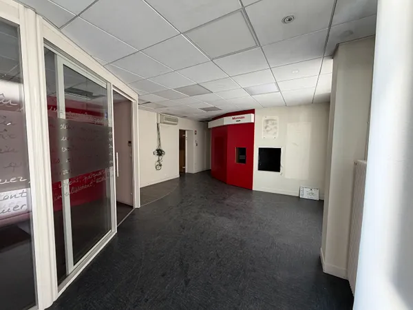 Local commercial Grand Couronne 159 m2