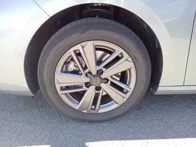 Peugeot 308 sw hybrid 145 e-dcs6 — photo 13