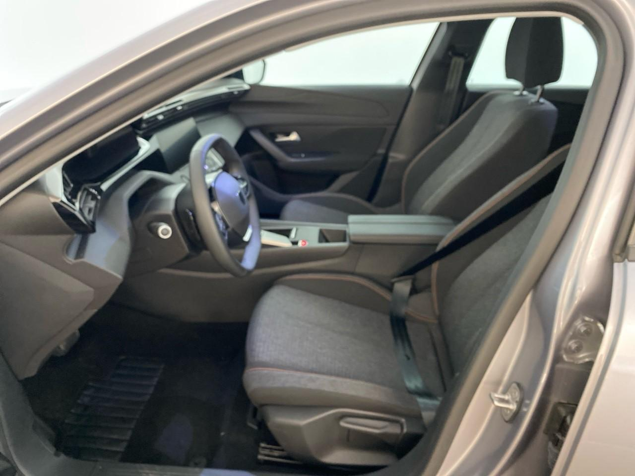 Peugeot 308 hybrid 145 e-dcs6 style — photo 9