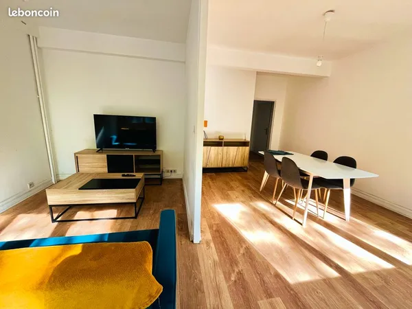 ⭐ Rare Hyper Centre Le Mans - Grand T2 Meublé 65 m² Rénové - Chauffage & Eau Chaude Inclus