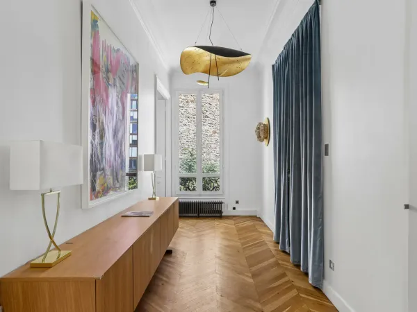 Paris 8e - Faubourg Saint honoré : Elégant Appartement familial de 172 m²