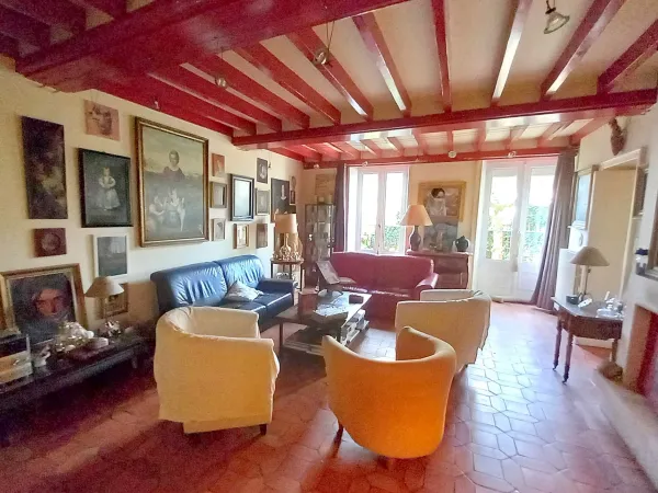 Maison de caractère avec jardin - 8 pièces - SOULGE SUR OUETTE (53)