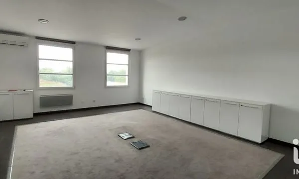 Bureau 1 pièce 51 m²