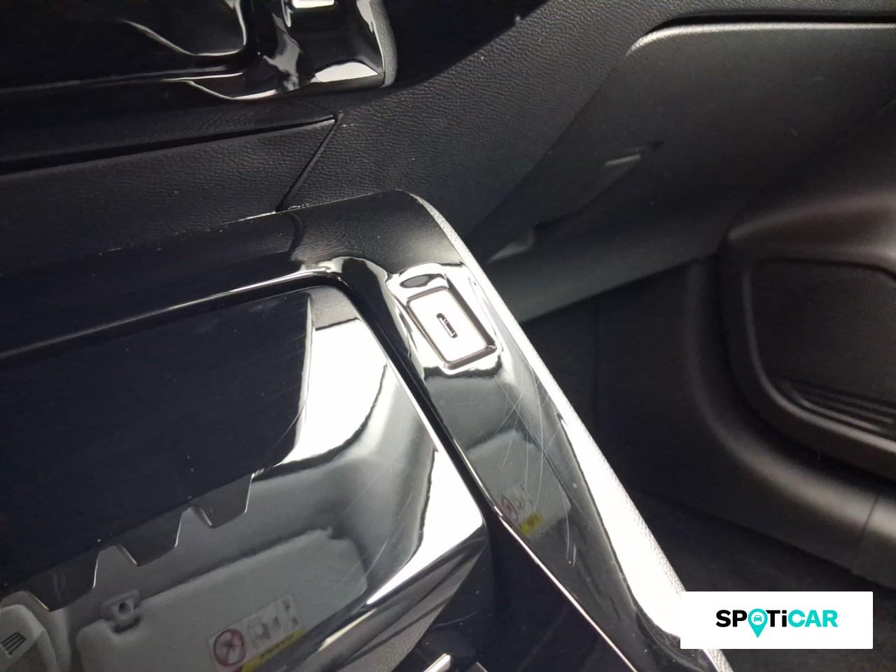 Peugeot 208 1.2 puretech 100ch s&s allure — photo 16