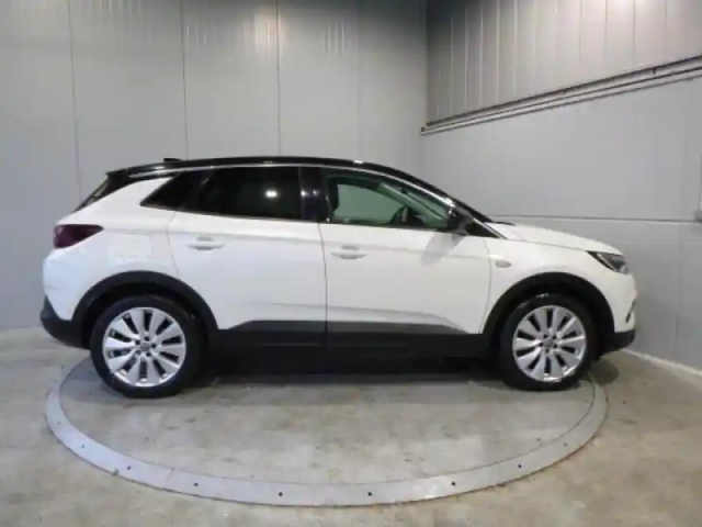 Opel Grandland X hybrid4 300ch ultimate — photo 4