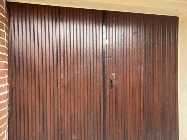 Grand garage à louer