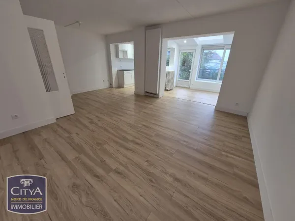 MAISON AVEC JARDIN ET GARAGE