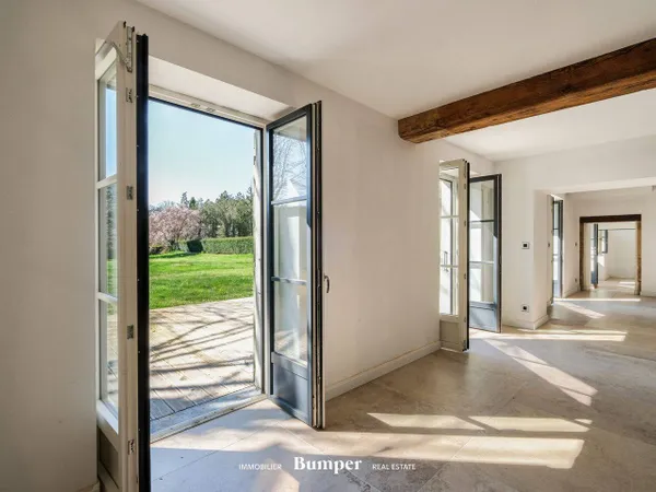 Maison 7 pièces 233 m²