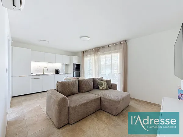 Appartement 2 pièces ? Dernier étage ? Résidence récente ? Vue dégagée et prestations de qualité