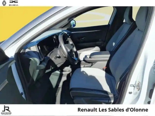 Renault Megane e-tech electric ev60 220ch techno super charge — photo 9