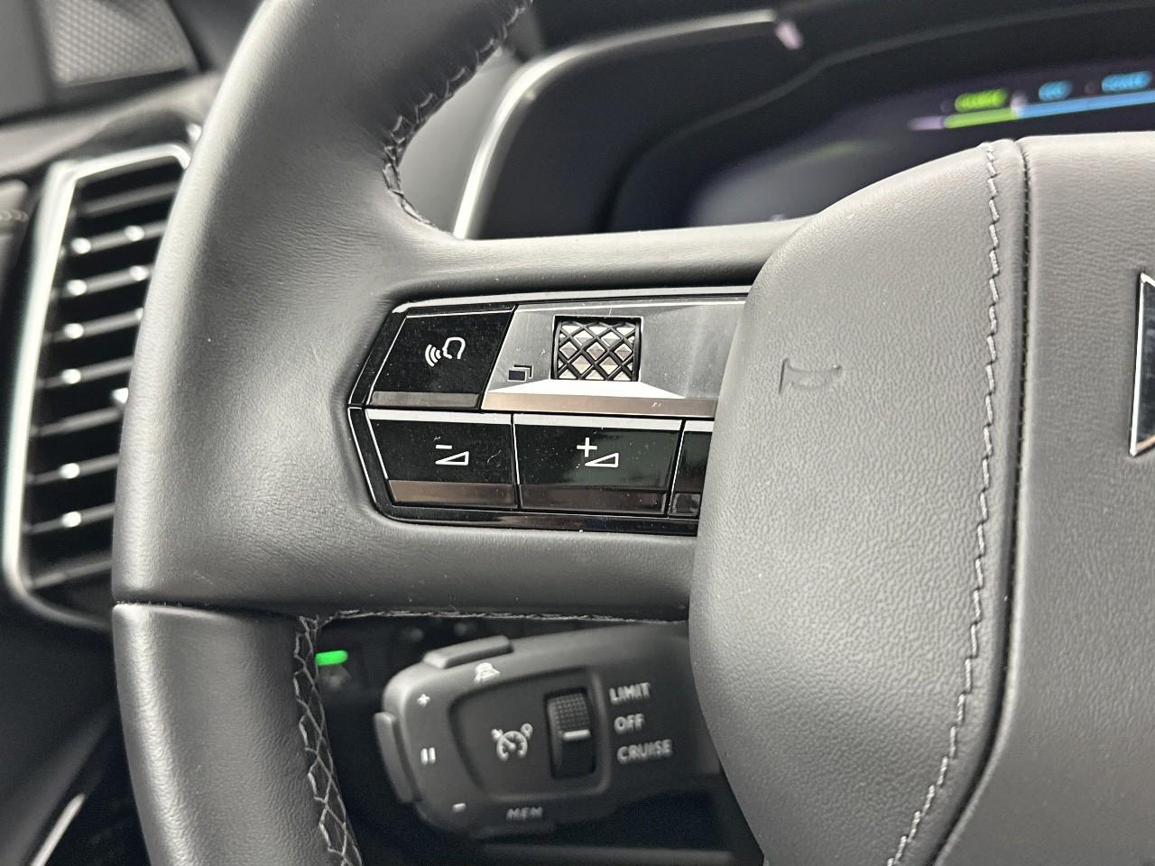 Ds Ds 7 crossback hybride rechargeable e-tense 360 eat8 4x4 performa — photo 19