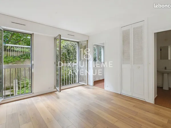 Studio 1 pièce 25 m²